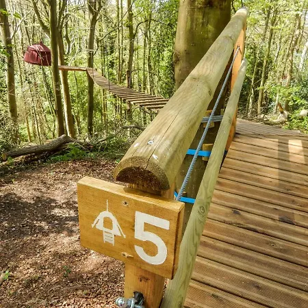 Woody Park Κάμπινγκ *